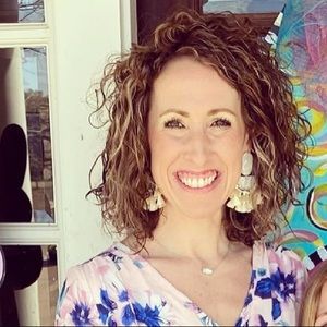 Meet your Posher, Laura lee